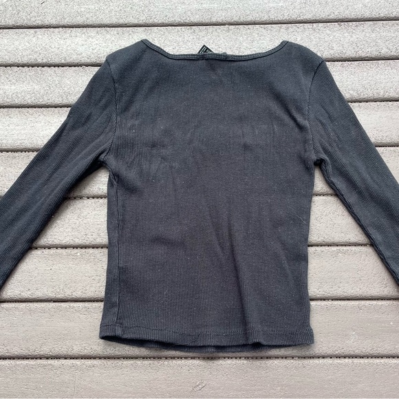 Forever 21 Cropped Black Long Sleeve Top - Picture 2 of 4